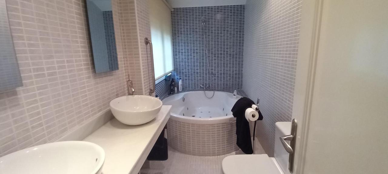 Chalet Con Piscina, Sauna Y Jacuzzi Cerca Del Mar A Media Hora De Bilbao Y Santander El Puente  Dış mekan fotoğraf